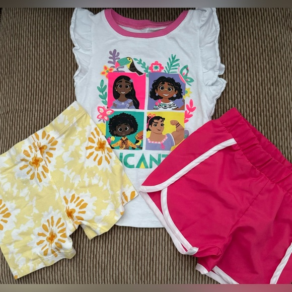 Disney Encanto Tshirt and Shorts Set 2T - Picture 1 of 3